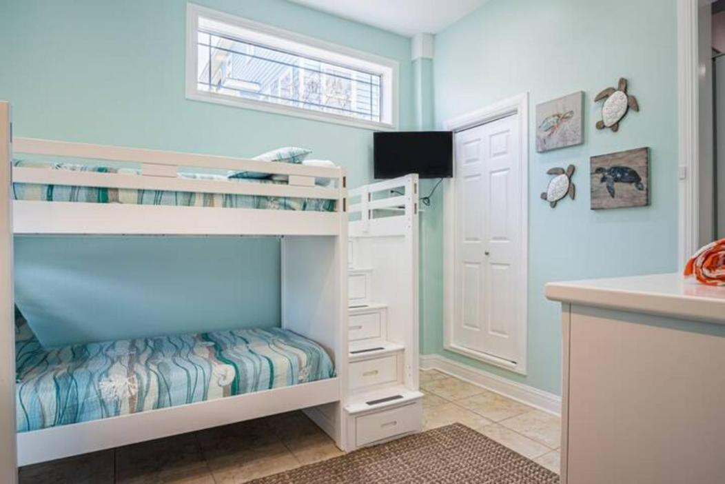 7 Bedroom Home Steps To The Beach With 4 Patios And Pool! Sleeps 20 Port Aransas Exterior photo