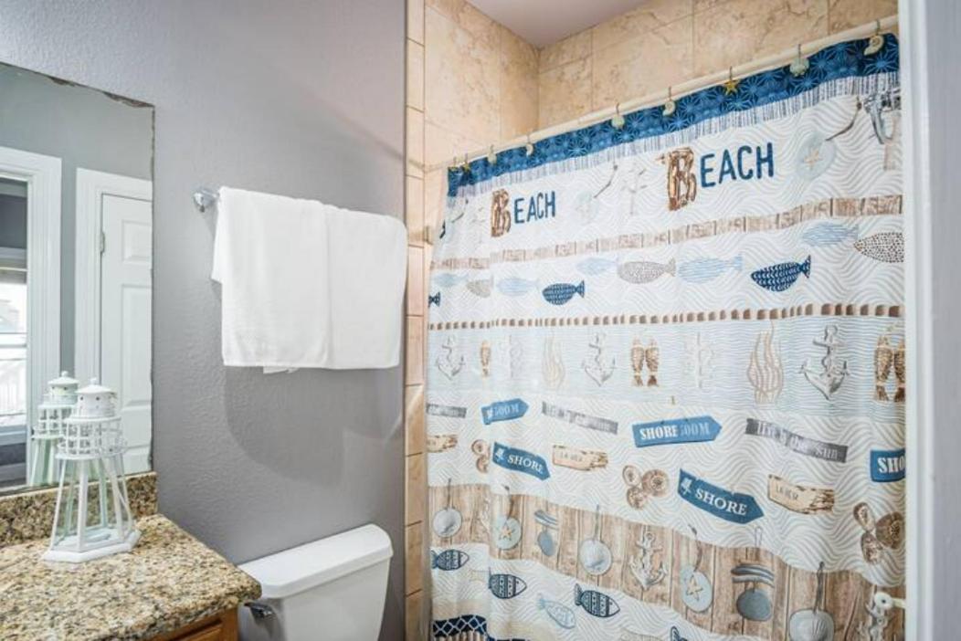 7 Bedroom Home Steps To The Beach With 4 Patios And Pool! Sleeps 20 Port Aransas Exterior photo