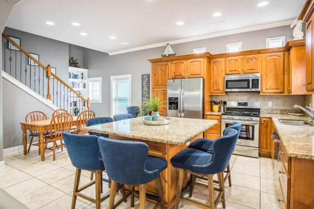 7 Bedroom Home Steps To The Beach With 4 Patios And Pool! Sleeps 20 Port Aransas Exterior photo