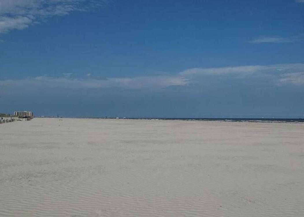 7 Bedroom Home Steps To The Beach With 4 Patios And Pool! Sleeps 20 Port Aransas Exterior photo