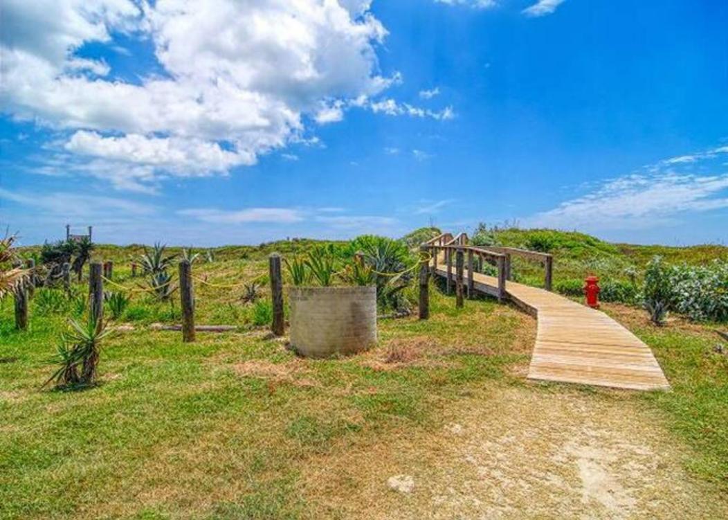 7 Bedroom Home Steps To The Beach With 4 Patios And Pool! Sleeps 20 Port Aransas Exterior photo